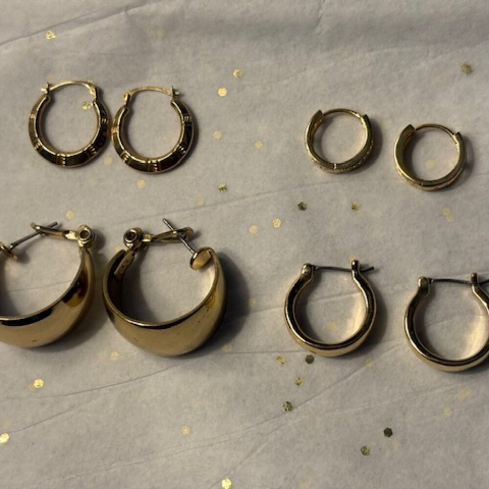 4 Gold hoop earrings